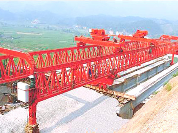 架橋起重機