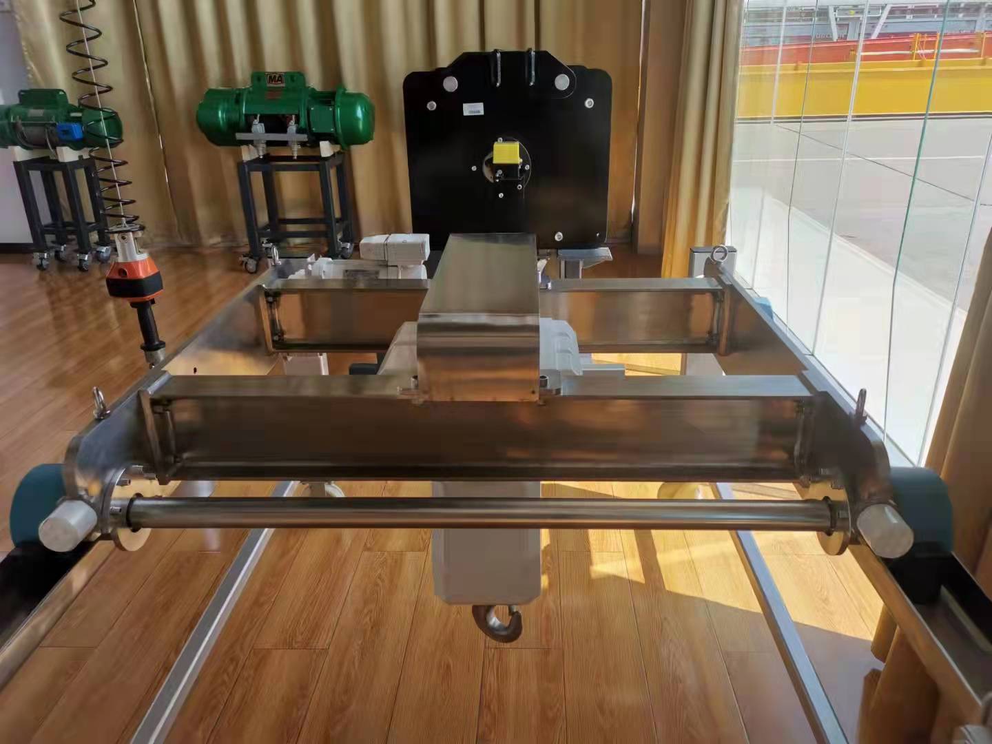 潔凈起重機(jī).jpg 潔凈起重機(jī).jpg